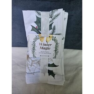 Mireille Designs Winter Magic Set 6 Cloth Napkins Christmas Poinsettia Holly NIP
